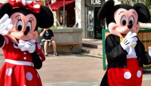 Does Disney Allow Costumes